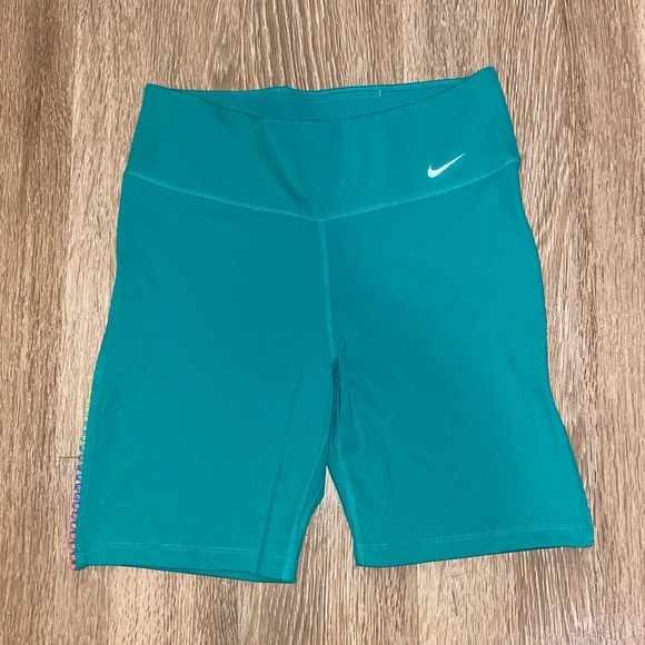 Nike biker shorts - Picture 1 of 4